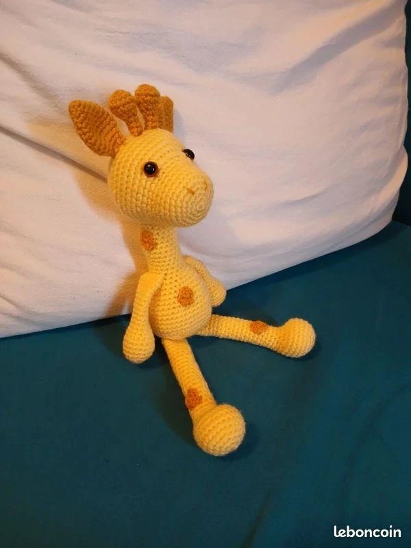 Doudou girafe en crochet